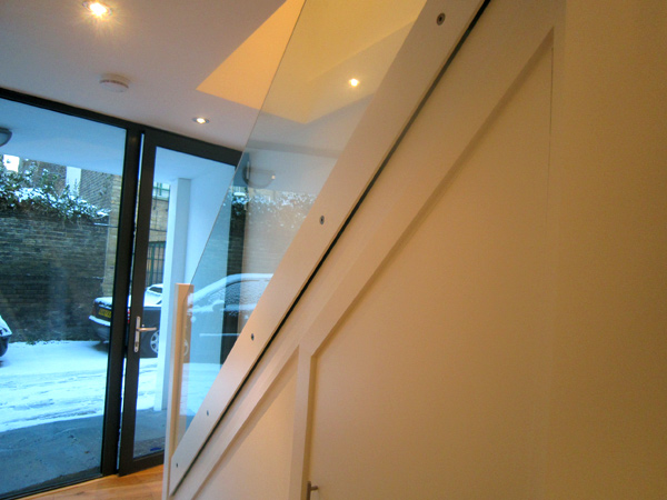 Powder Coated Aluminium and 12mm Toughened Glass Balustrade