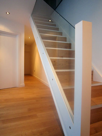 Powder Coated Aluminium and 12mm Toughened Glass Balustrade