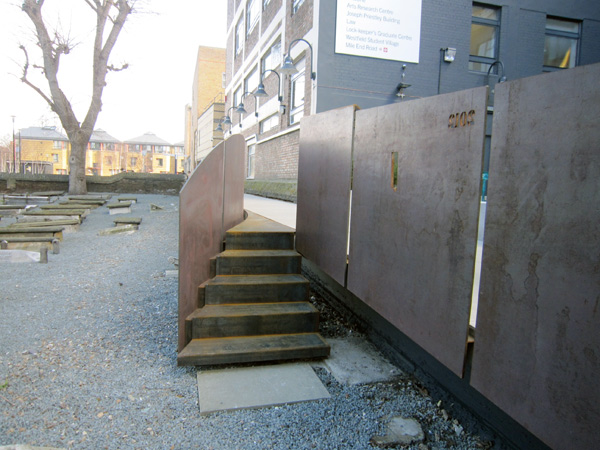 Hollywood Design - Novo Cemetery, London, Corten Steel Bridge Panels and Staircase