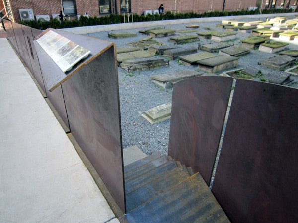 Hollywood Design - Novo Cemetery, London, Corten Steel Bridge Panels and Staircase