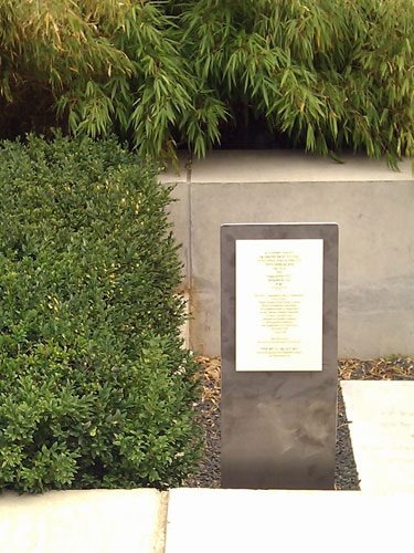 Novo Cemetery, London, Corten Steel Signage